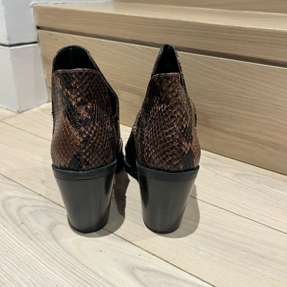 Steve Madden bootie size 8 - Picture 3 of 3